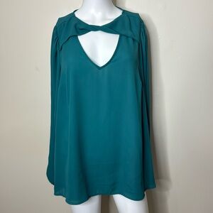 Torrid 00 or approx size 10 women’s green top new